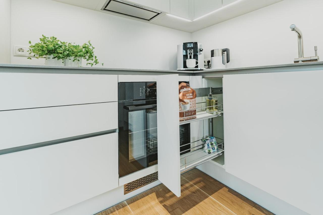 Oeoe Street Premium Apartment With Terrace タルトゥ エクステリア 写真